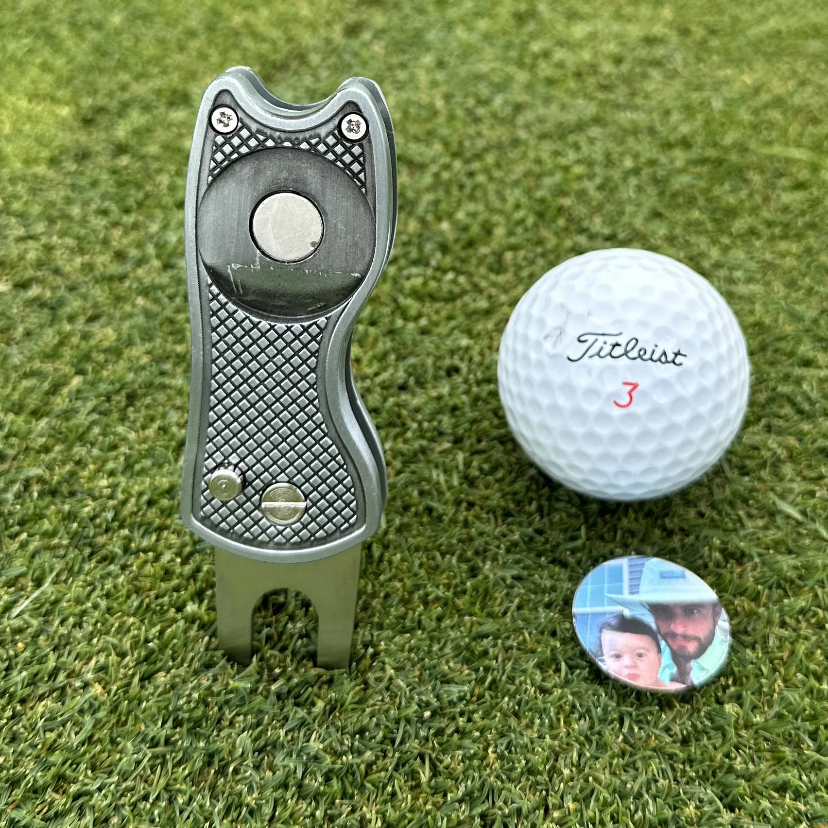 Divot Tool With Custom UV Ball Marker