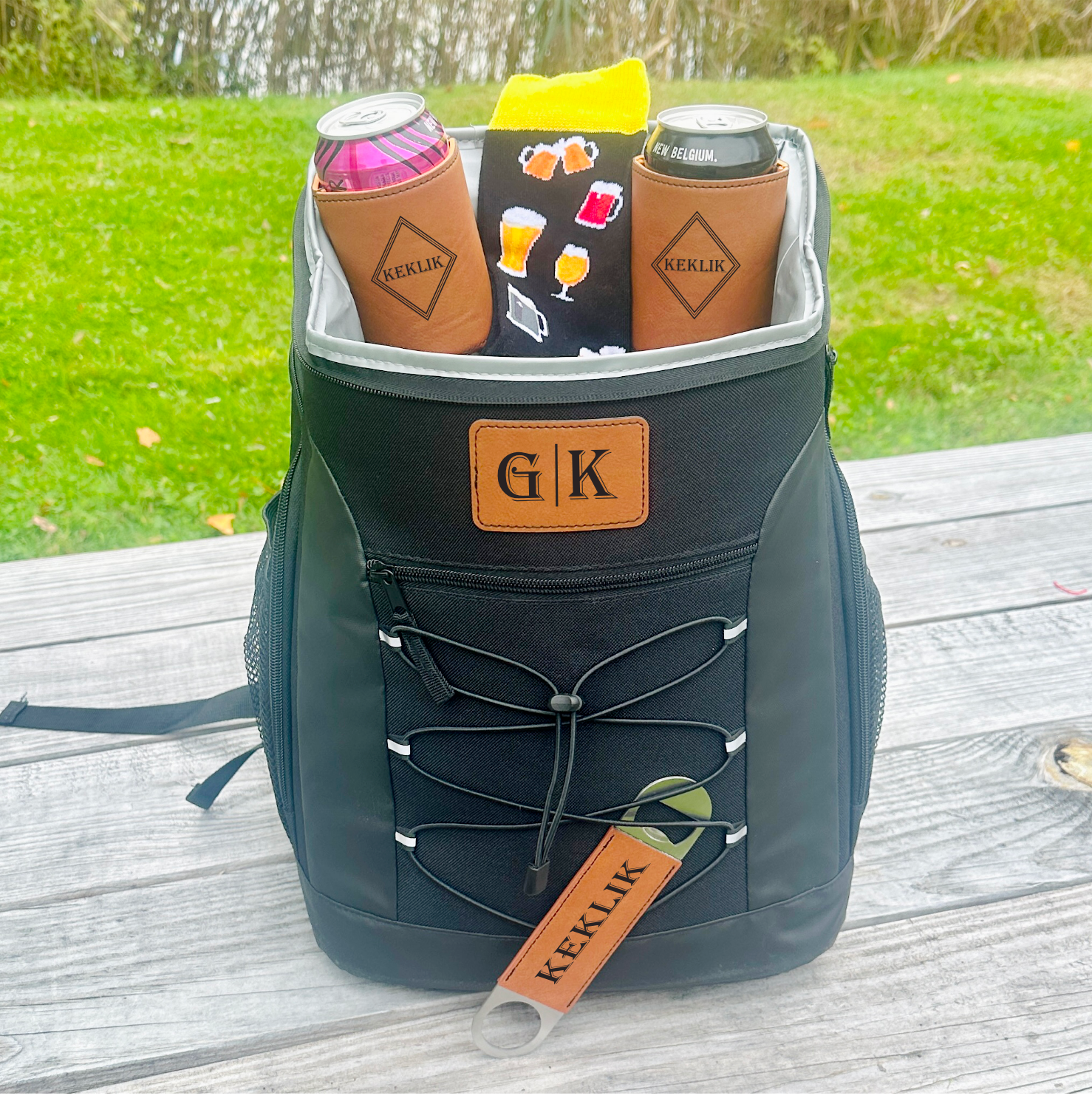 Amazon.com: Neoprene Insulated 6 Pack Beer Carrier, 6 Bottle Carrier, 12  Can Carrier, Great Drink Tote, Easy Carry Handles Pouch for Opener and  Customizable: Home & Kitchen