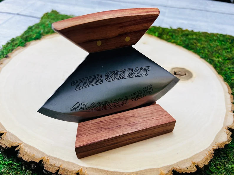 Alaskan Ulu Knife &amp; Stand