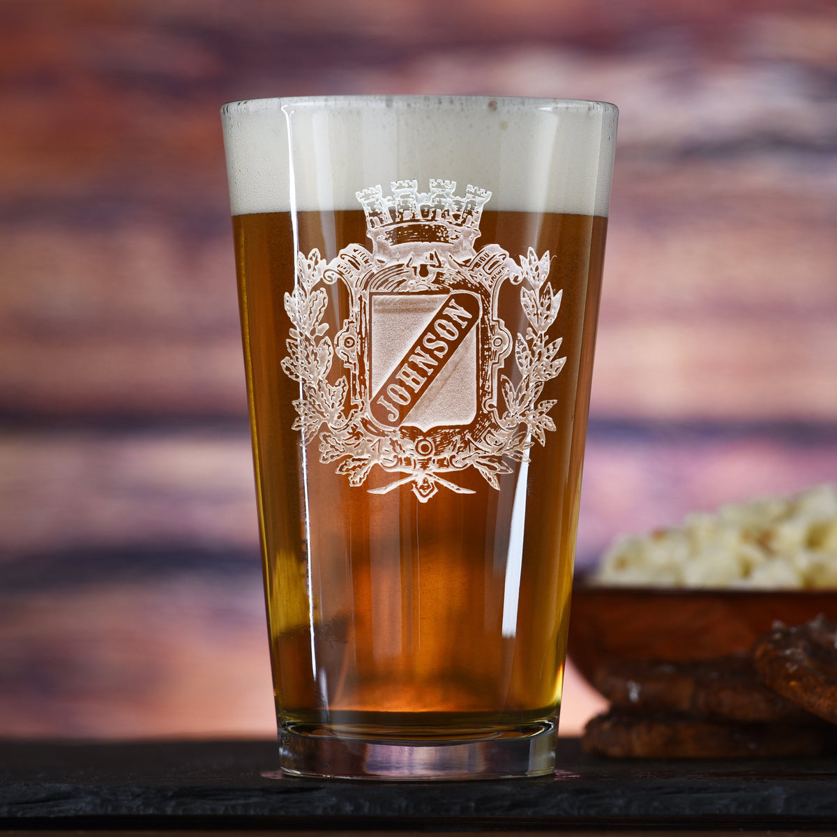 Engraved Crest Pint Pub Glass