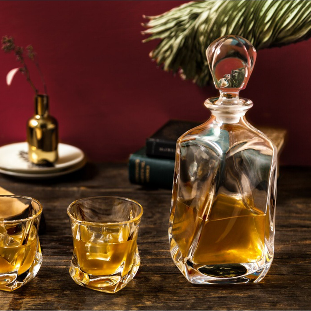 Whiskey Gift Set for Men & Women - Whiskey Decanter, 2 Twisted